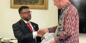 Filep Wamafma Dorong Kerjasama USAID Atasi Kemiskinan Ekstrem dan Stunting di Tanah Papua