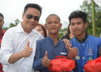 Wabup Humbahas Bersama Social Gracia Community Jakarta Gelar Bakti Sosial