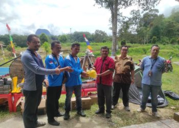 Kemenparekraf Serahkan Bantuan Untuk Tingkatkan Kunjungan Wisata Seribu Goa di Humbahas