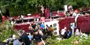 Bus Masuk Jurang di Guci Tegal, Satu Orang Meninggal