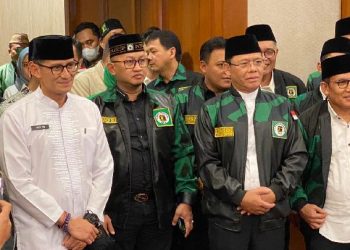 Sandiaga Uno Resmi Jadi Kader PPP, Terima KTA dan Jaket Hijau