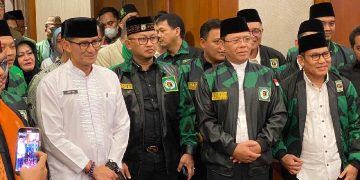 Sandiaga Uno Resmi Jadi Kader PPP, Terima KTA dan Jaket Hijau