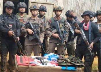 Satgas Cartenz Gerebek Markas KKB di Yapen Papua