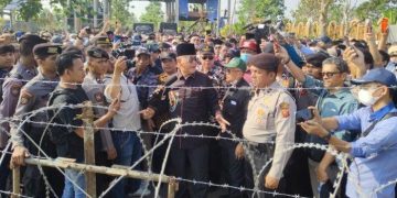 Ponpes Al Zaytun Dikepung Ribuan Warga Indramayu