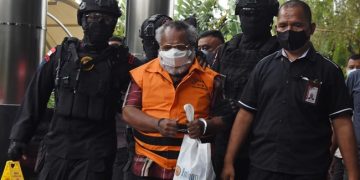 PN Tipikor Tangguhkan Penahanan Bupati Mimika nonaktif Eltinus Omaleng