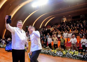 Kuliah Umum Yang Diawali Pantun Dari Menko Airlangga Disambut Meriah Mahasiswa Se-Bandung Raya