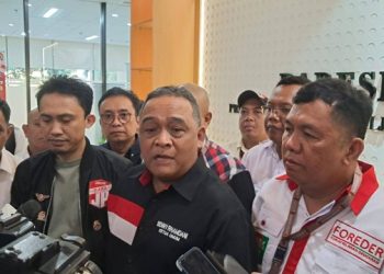 Diduga Hina Jokowi, Rocky Gerung Diadukan Relawan ke Bareskrim