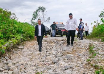 Bupati Humbahas Tinjau Proyek Pembangunan Jalan Senilai Rp 14 Miliar