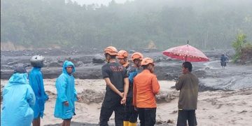 Banjir Lahar Dingin Semeru Akibatkan Ratusan orang Mengungsi dan Buat Sejumlah Jembatan Putus