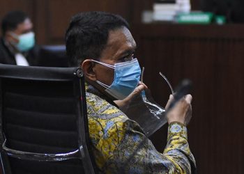 Sidang Putusan Eks Pejabat Ditjen Pajak Angin Prayitno Ditunda