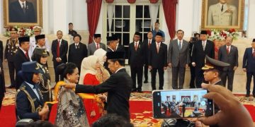 Jokowi Anugerahi Bintang Kehormatan Untuk 18 Tokoh