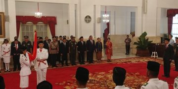 Jokowi Kukuhkan 76 Anggota Paskibraka Upacara HUT RI ke -78