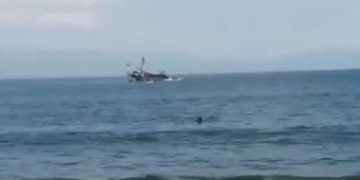 Kapal Pengangkut 300 Ton Sembako Dari Parepare Tenggelam di Mamuju