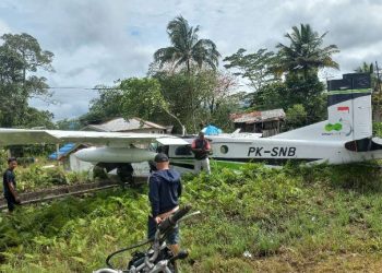 Pesawat Smart Air Tergelincir di Bandara Kenyam