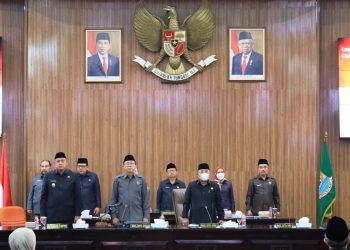 Plt. Wali Kota Bekasi Hadiri Rapat Paripurna DPRD Pengumuman Pengesahan Pemberhentian Wali Kota Bekasi dan Penunjukkan Plt Wali Kota Bekasi