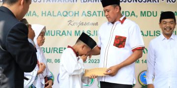 Plt. Wali Kota Bekasi Hadiri Acara Lebaran Yatim & Dhua’fa oleh BAMUS Bojongsari