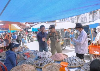 Pemkab Humbahas Laksanakan Operasi Pasar, Tertibkan Pedagang Kaki Lima