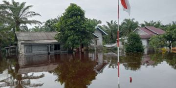 Sebanyak 100 KK Warga Pesisir Selatan Mengungsi Akibat Banjir