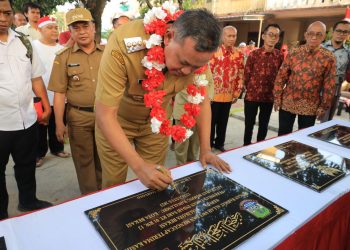 Wali Kota Bekasi  Resmikan 5 Taman di Dua Kecamatan Kota Bekasi