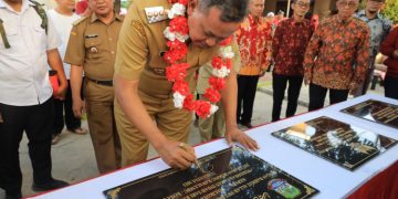 Wali Kota Bekasi  Resmikan 5 Taman di Dua Kecamatan Kota Bekasi