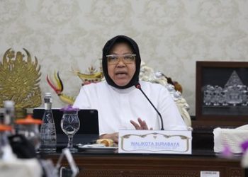 Mensos Risma Cerita Warga Papua Jalan Kaki 2 Hari Demi Jemput Bantuan Atasi Kelaparan