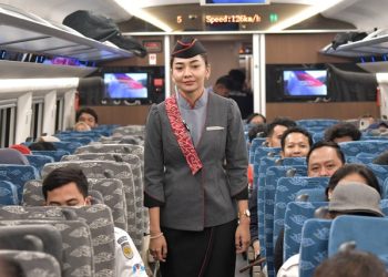 Dirut KCIC Ungkap Alasan Bahasa China Jadi Kriteria Tes Pramugari Kereta Cepat