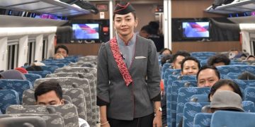 Dirut KCIC Ungkap Alasan Bahasa China Jadi Kriteria Tes Pramugari Kereta Cepat