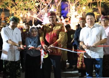Wali Kota Bekasi Hadiri Peresmian Gedung Pasraman di Pura Tirta Agung Bhuana