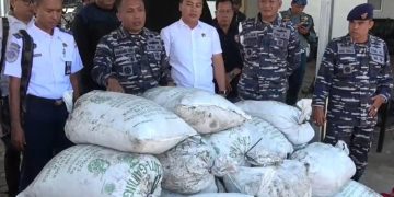 TNI AL Berhasil Gagalkan Pencurian Batubara dari Kapal Tongkang di Cilacap