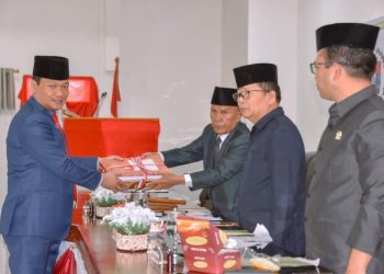 Wakil Bupati Humbahas Sampaikan Nota Pengantar R-APBD 2024 dan Perubahan RPJMD 2021-2026