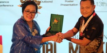 Dokter TNI AL Terima Penghargaan dalam Indonesia Association Othodontis Annual Meeting di Makassar