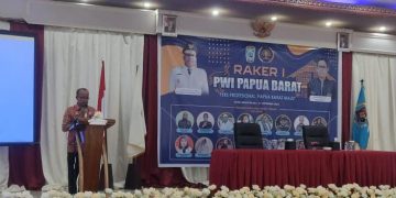 Asisten II Setda Pemprov Papua Barat Buka Raker I Persatuan Wartawan Indonesia