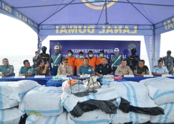 TNI AL Berhasil Gagalkan Penyelundupan Ballpress dari Malaysia