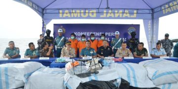TNI AL Berhasil Gagalkan Penyelundupan Ballpress dari Malaysia