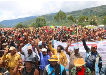 Warga Tolikara Gelar Aksi Damai, Minta Mendagri Perpanjang Masa Jabatan Marthen Kogoya