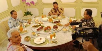 Jokowi Makan Siang Bareng Anies-Ganjar-Prabowo di Istana
