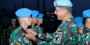 Haru dan Bangga Warnai Kenaikan Pangkat Kontingen Garuda TNI AL di Lebanon