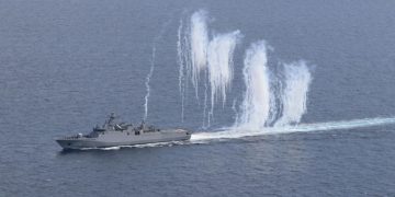 Tepat di HUT ke-78 TNI, KRI Frans Kaisiepo-368  Berhasil Uji Keunggulan Fire Power di Laut Mediterania