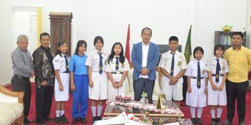 Bupati Humbahas Apresiasi Siswa Pelukis Yang Ikut Dalam LTFW di Sipinsur