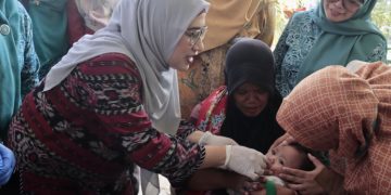 PJ Ketua TP PKK Yolla Beri Vitamin A Ke Balita di Bekasi Timur