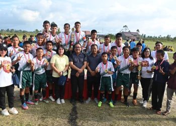 Sekda Humbahas Tutup Porkab Dan Kejuaraan Sepak Bola Pelajar SMP