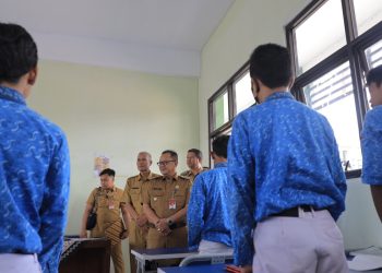 Peninjauan Bangunan Dua Sekolah Jadi Catatan PJ Wali Kota Bekasi