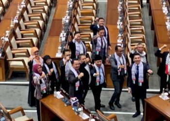Sejumlah Anggota DPR Pakai Syal Palestina Saat Gelar Sidang Paripurna