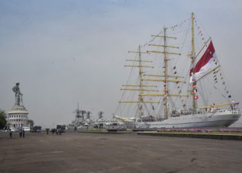 Tuntaskan 214 Hari Misi Pelayaran Duta Bangsa, KRI Bima Suci Tiba di Surabaya