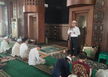 Shalat Ghaib Untuk Muslim di Palestina Terlaksana Usai Sholat Jumat di Masjid Agung Al Barkah Kota Bekasi.