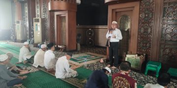 Shalat Ghaib Untuk Muslim di Palestina Terlaksana Usai Sholat Jumat di Masjid Agung Al Barkah Kota Bekasi.