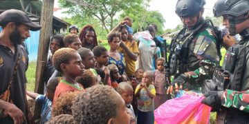Bakti Sosial Bentuk Kepedulian Marinir TNI AL Untuk Masyarakat Papua