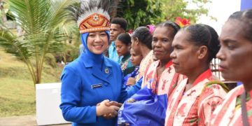Peduli Sesama, Jalasenastri Laksanakan Bakti Sosial di Biak Papua