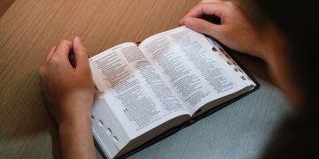 Kemenag Produksi Video Ayat Alkitab Bahasa Isyarat untuk Fasilitasi Difabel