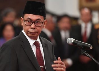 Jokowi Berhentikan Firli Bahuri, Tunjuk Nawawi Pomolango Ketua KPK Sementara